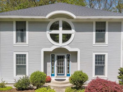 413 Greentree Lane Ave NE, Ada, MI, 49301