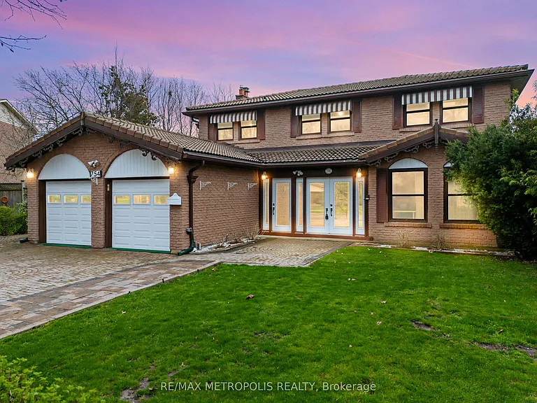 754 Eyer Dr #UPPER — Photo 2