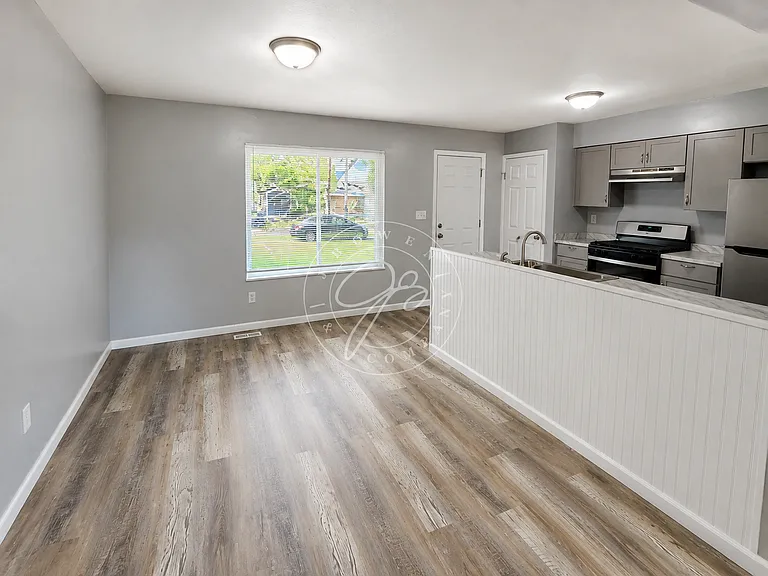 1144 Fernwood Ave — Photo 6