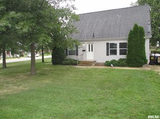 226 11th St, Fulton, IL 61252