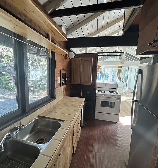 825 N Beverly Glen Blvd — Photo 12