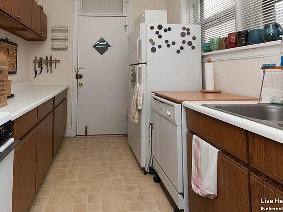 3rd image of 738 W Aldine Ave APT 1E