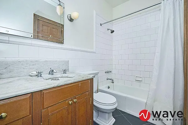 Rented by Wave Real Estate Group | media 90