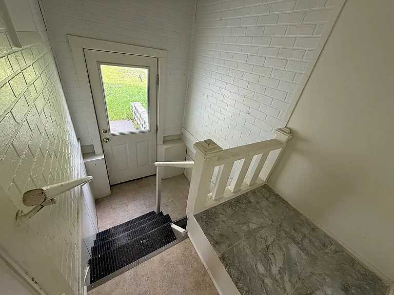 902 S 28th St — Photo 10