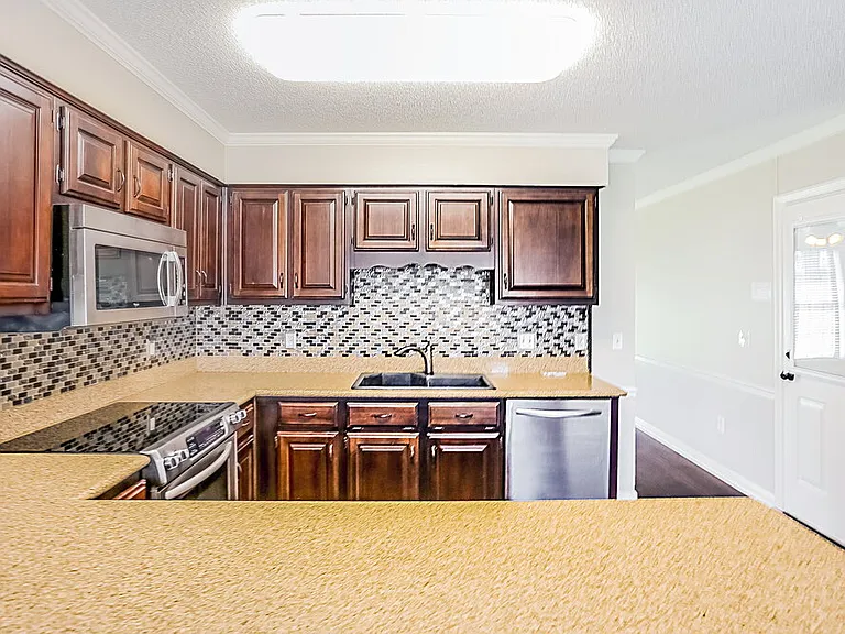4365 Barrymor Dr — Photo 7
