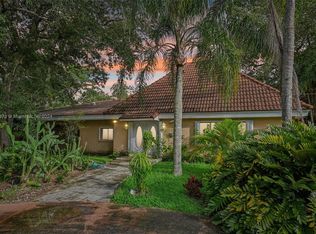 10861 SW 93rd St, Miami, FL 33176
