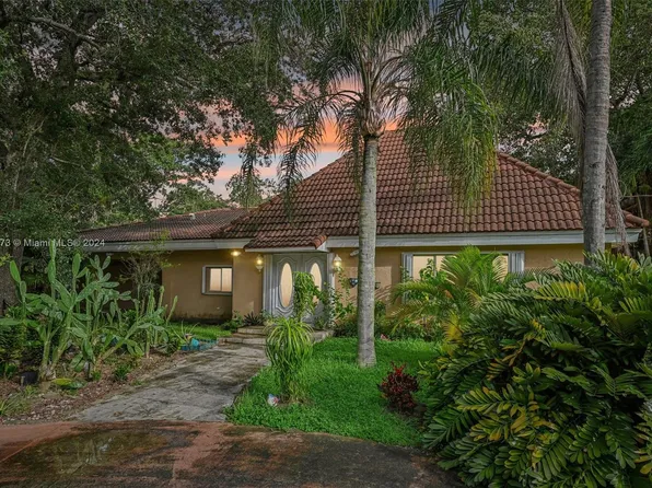 10861 SW 93rd St, Miami, FL 33176