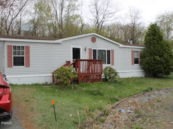 141 Hollister Dr, Moscow, PA 18444