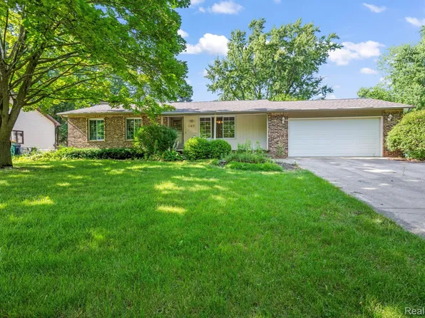 609 N Wickshire Ln, Durand, MI 48429