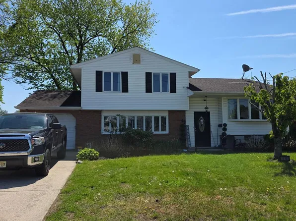 48 Princeton Dr, Delran, NJ 08075
