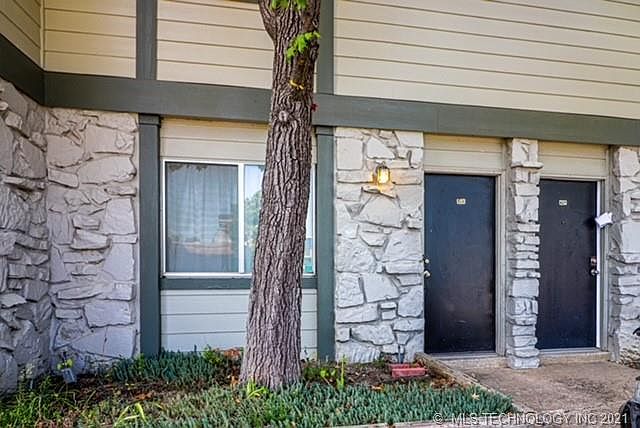 1st image of 3264 S Lakewood Ave APT 17C