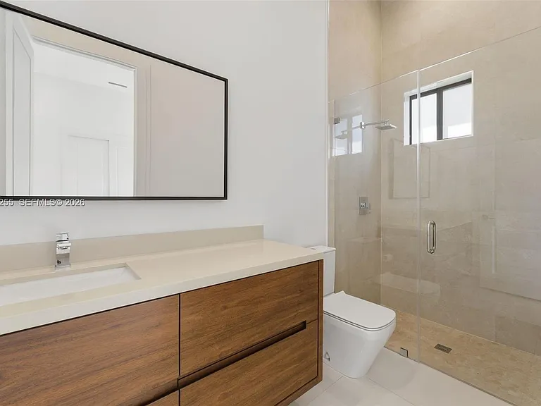 10005 SW 66th St — Photo 33