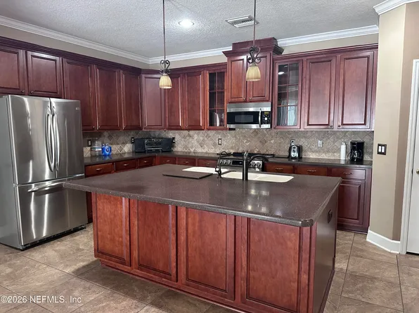 6126 Clearsky Dr, Jacksonville, FL 32258