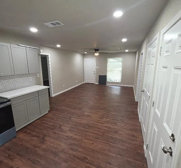 7343 Le Havre Rd — Photo 3