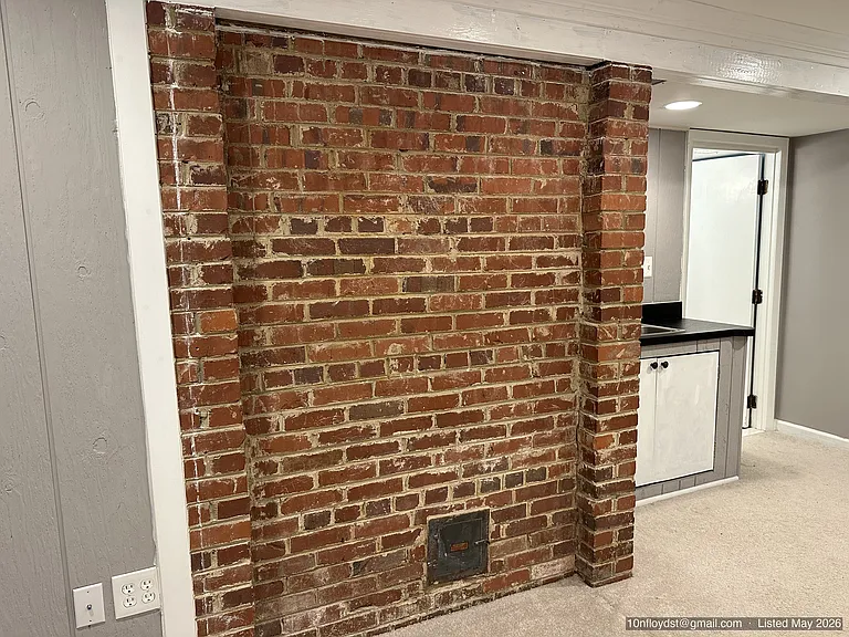 10 N Floyd St — Photo 33