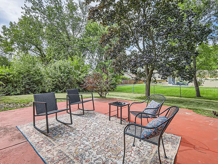 375 Pebblecreek Dr — Photo 15