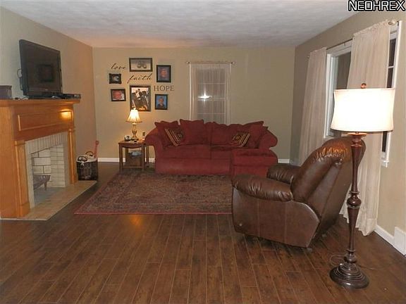 4th image of 834 Duff Dr