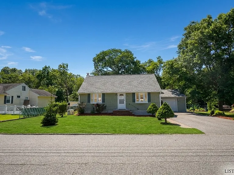 31 Dupont Ter — Photo 2