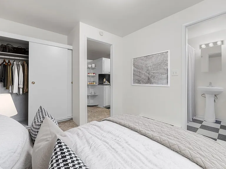 1415 NE 52nd St — Photo 12
