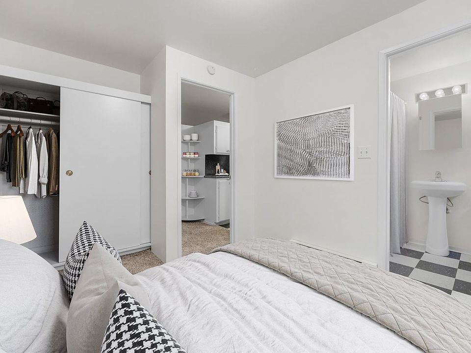 1st image of 1415 NE 52nd St APT 106