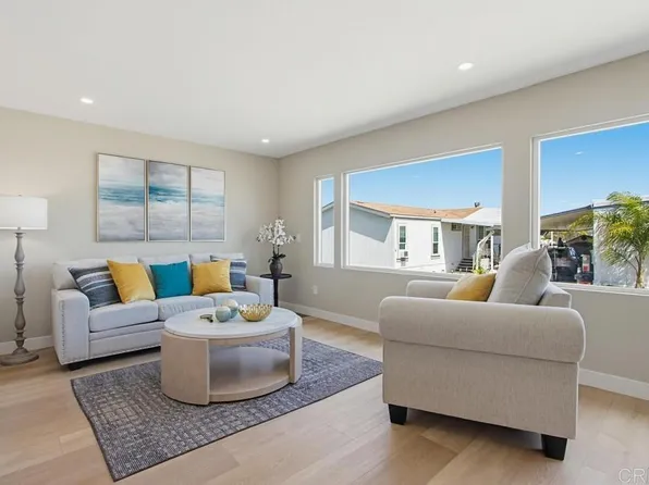 68 Brookside Ln, Oceanside, CA 92056