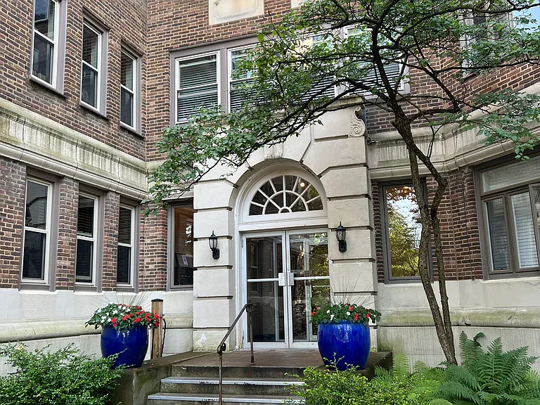 2330 Euclid Heights Blvd #301 — Photo 2
