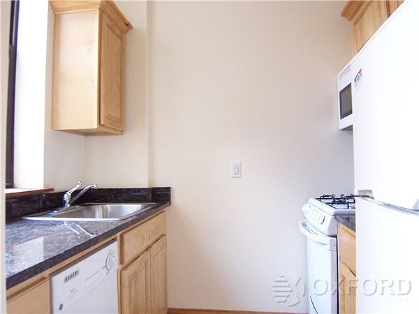 1st image of 306 W 47th St APT 2B