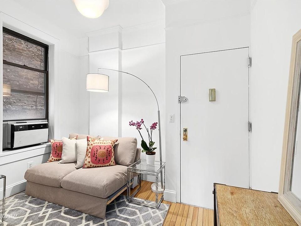 1st image of 204 E 7th St APT 20