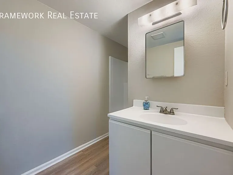 141 E Longs Peak Ave — Photo 10