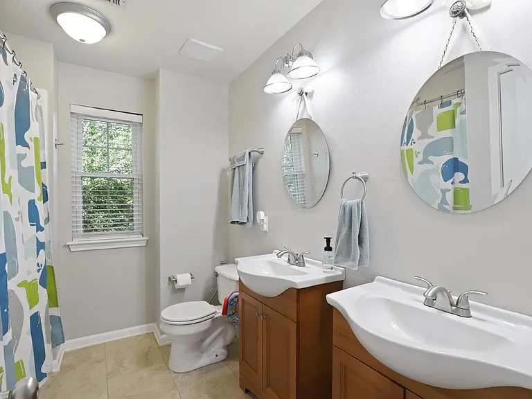 18121 Whitewater Cv — Photo 28