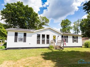 1305 S Berkey Southern Rd, Swanton, OH 43558