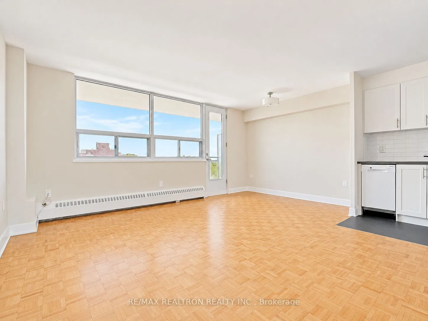 1500 Bathurst St — Photo 2