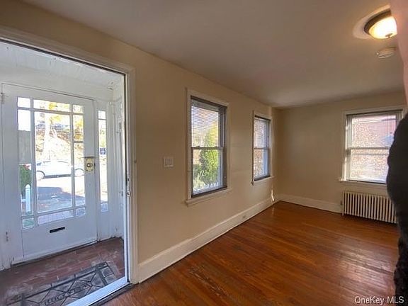 3rd image of 193 Carson Ave