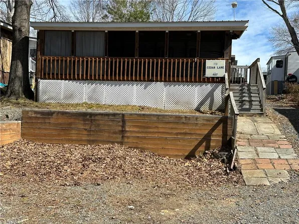 113 Cedar Ln, New London, NC 28127