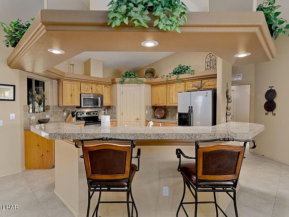 3rd image of 3215 Fan Palm Dr