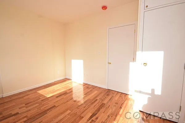 Rented by Compass | media 23