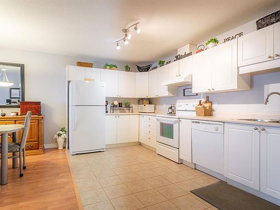4th image of 5101 E 18th St #406B