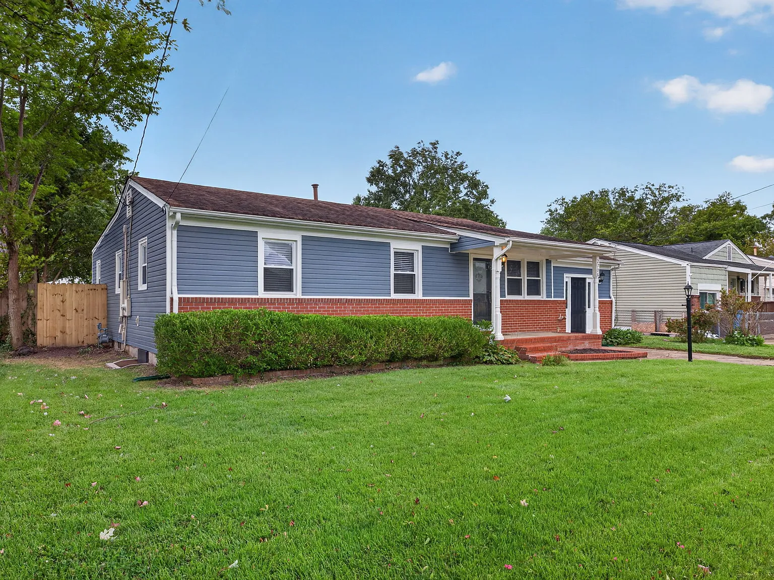 3 bed, 1.5 bath, 1533 sqft, $2,300 — Photo 3