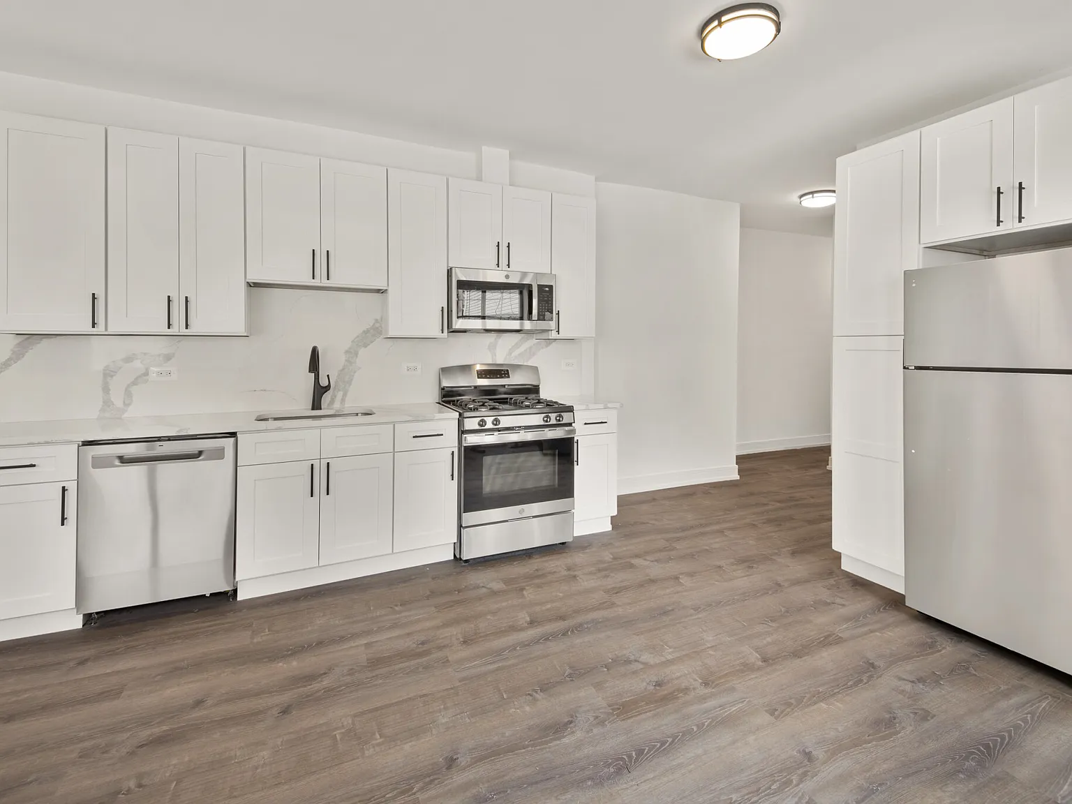 3 bed, 2.0 bath, $4,000 — Photo 4