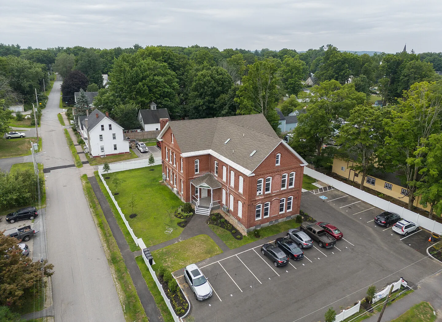 Churchview Residential Condo — Photo 1