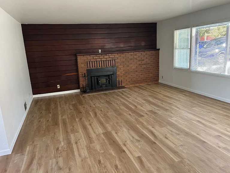 140 George Cir — Photo 4