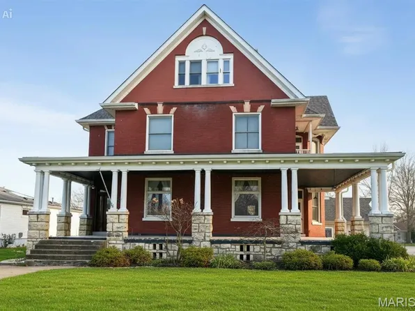 116 W Henry St, Staunton, IL 62088