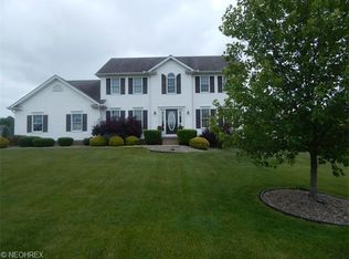 11 Coral Way, Canfield, OH 44406