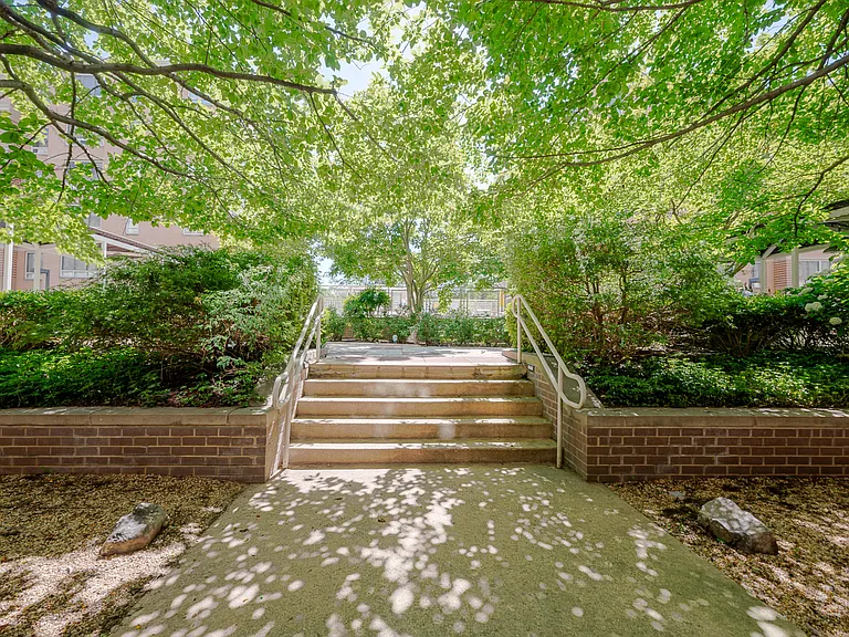 800 4th St SW #S709 — Photo 31