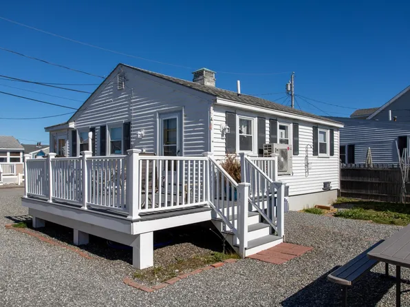 23 Diane Ln, Hampton, NH 03842