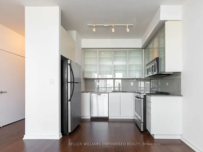 33 Lombard St #3603 — Photo 8