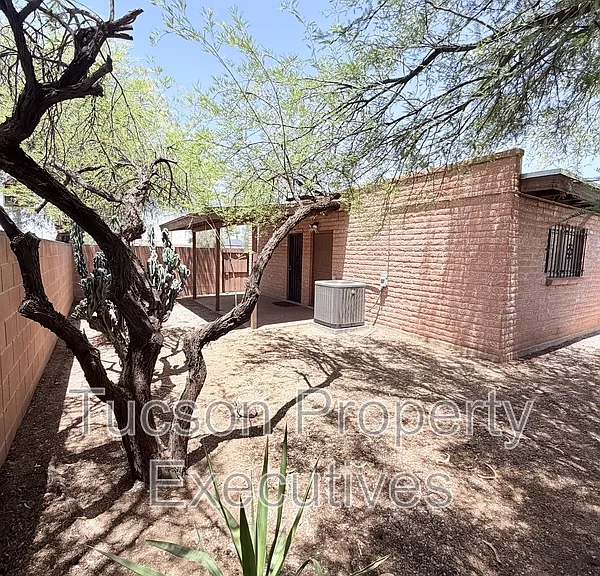4901 E Pima St — Photo 12