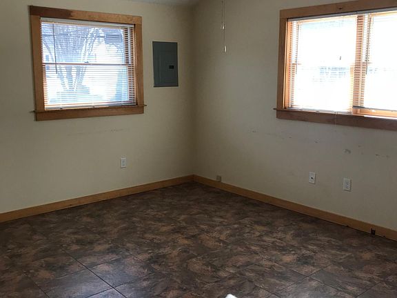 5th image of 13 Elm Park Unit 2
