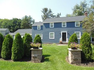 11 Currewood Cir, Rochester, NY 14618