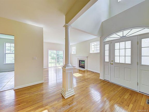 4th image of 34 Woodside Knolls Dr #601